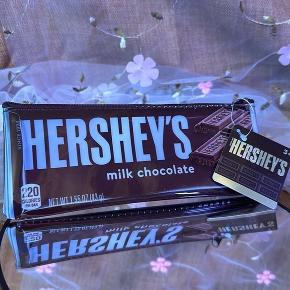 Hershey’s Chocolate Bar Zippered Pouch - Picture 2 of 4